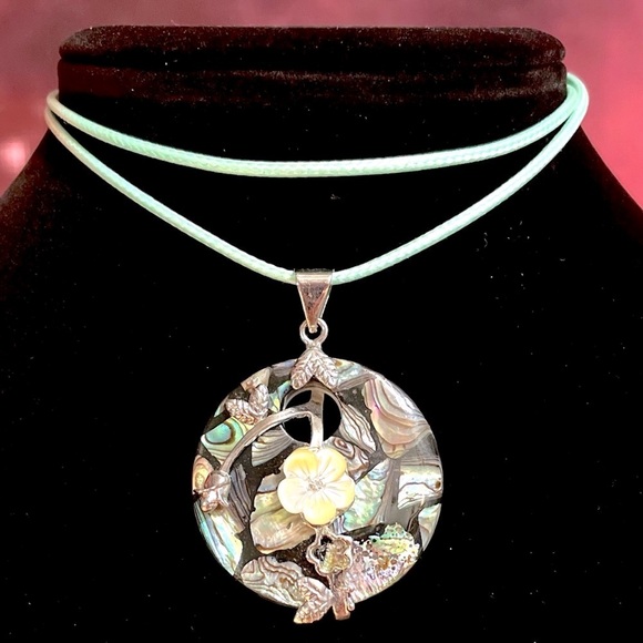 Mother of pearl mosaic pendant necklace​​​ - Picture 2 of 7